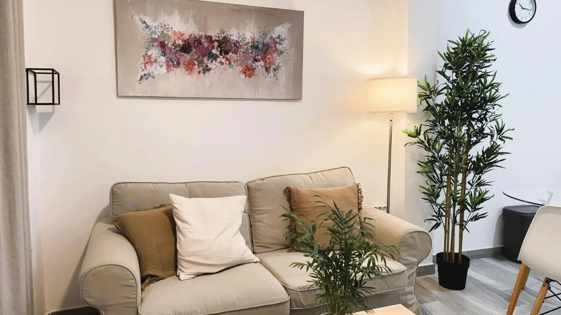 Cosy Apartment Close To City Center Seville Spain