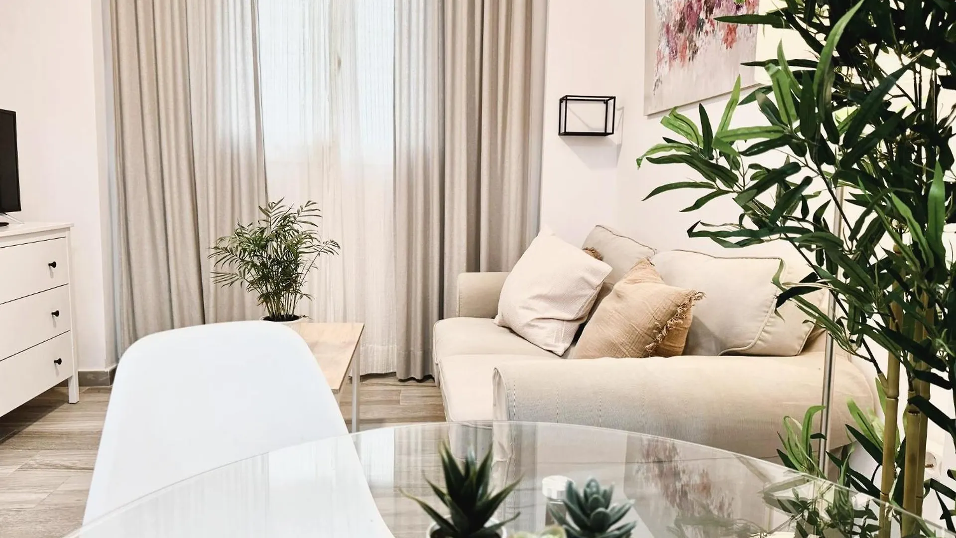Cosy Apartment Close To City Center Seville